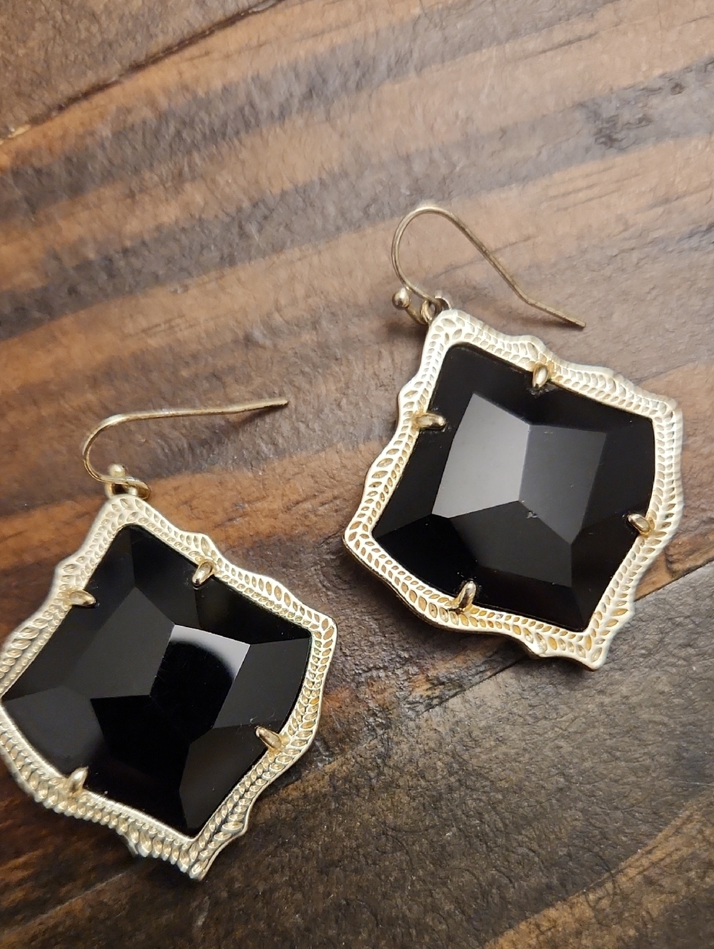 Kendra Scott Elegant Gold-Frame Black Faceted Drop Earrings